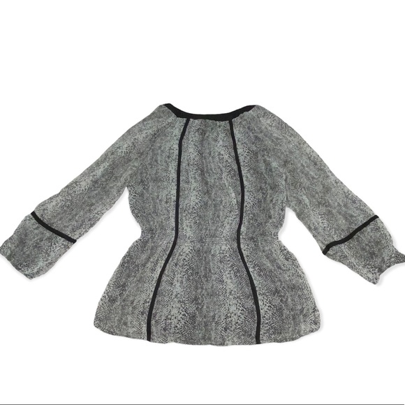 Calvin Klein 3/4 Sleeve Snake print Top - Size S - Picture 3 of 6